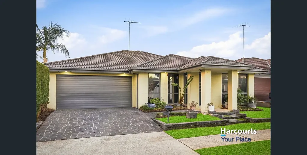 Modern Family Home with Spacious Backyard in a Peaceful Location