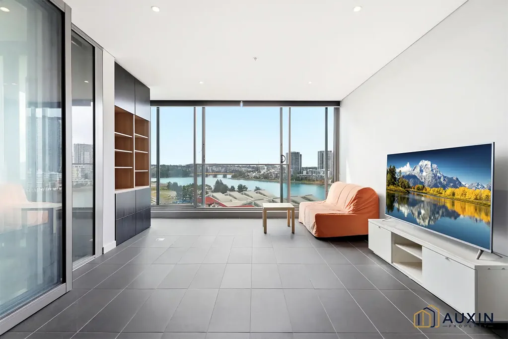 Modern Waterfront Living in the Heart of Wentworth Point / Fully Furnished Apartment