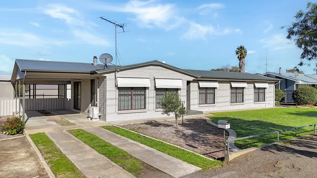Kingscote 4房  Modern Living with Development Potential