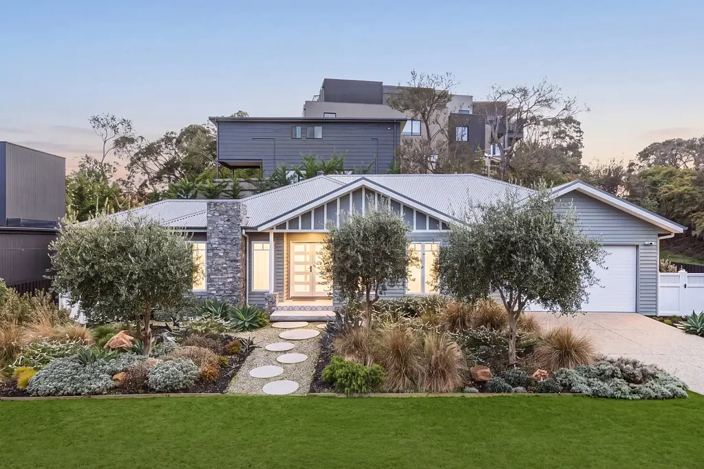 Furnished Hamptons Inspired Coastal Residence - Just 600m To The Beach