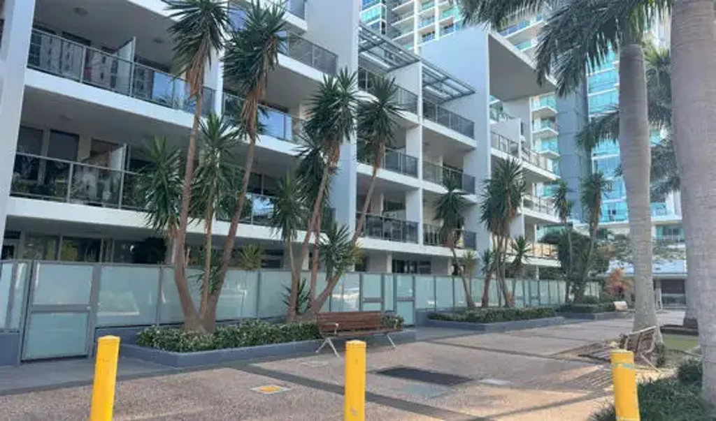 Townhouse living size apartment in Southport