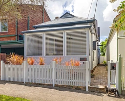 2 Charlecot Street, Dulwich Hill