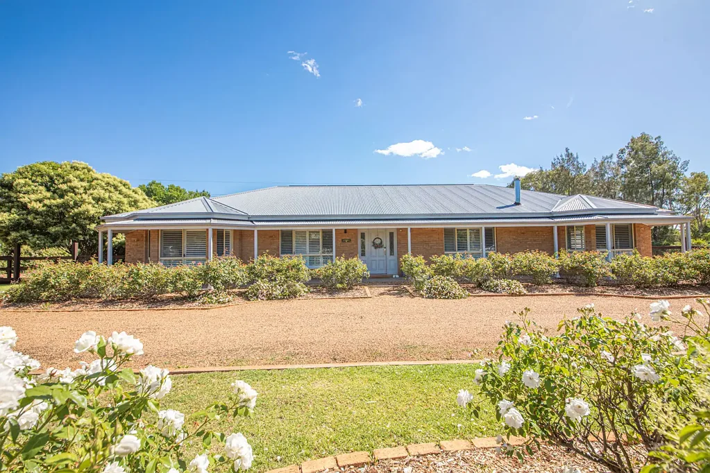 9 Chanara Crescent, Dubbo, NSW 2830