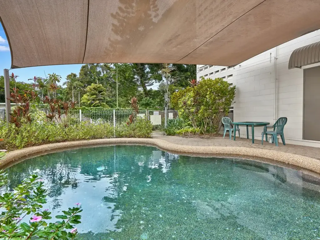 Yorkeys Knob 1Moenga Renovators Dream - 1 Bedroom, 1 Bathroom Unit with Carport