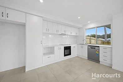 2/126B Bideford Street, Torquay, QLD 4655, 3 Bedrooms, 2 Bathrooms, Apartment