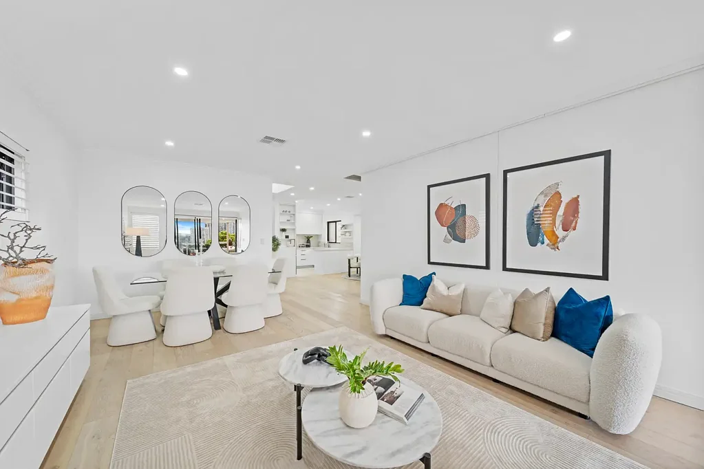 Bellevue Hill 3房 Cooper Park壮景 顶层私享 5套安保大楼 Miele厨房 阳光露台 精英学区 便捷交通 Whole Floor Penthouse offers approx. 188sqm Effortless One level living, Stunning Views, No Common Walls, Level Lift Access in Elite Village Location