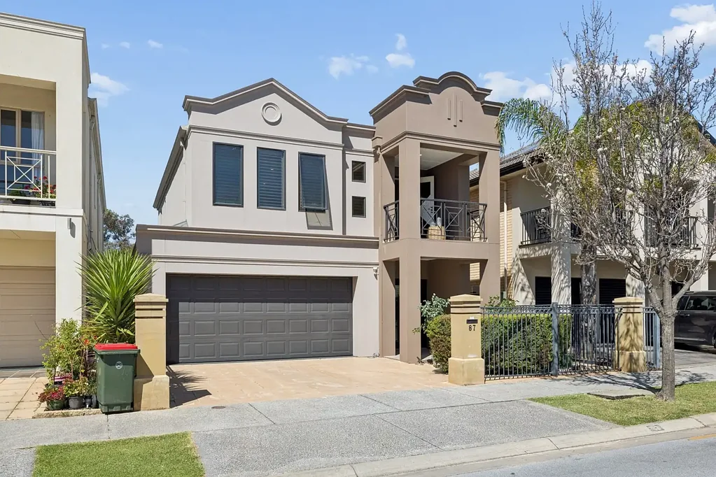 Mawson Lakes 3ਬੈੱਡਰੂਮ Sophisticated Urban Sanctuary Steeped in Luxury
