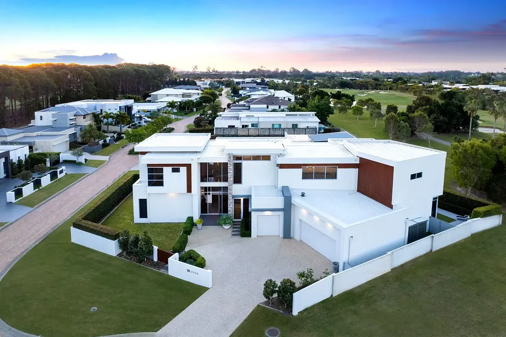 2269 Banksia Lakes Drive, Hope Island, QLD 4212