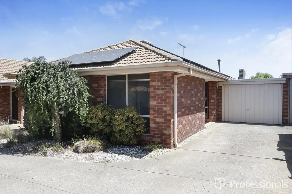 3/16 Henry Street, Melton, VIC 3337