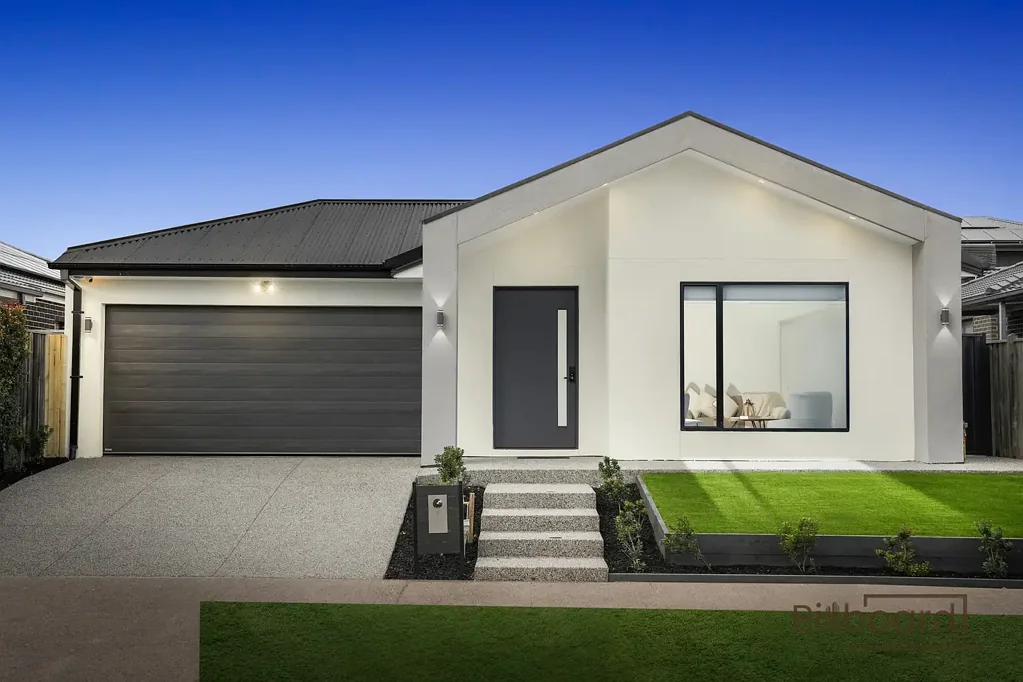 Mickleham 4બેડરૂમ Elegant Brand-New Home with Premium Upgrades | Two Master Suites & Two Kitchens on 448sqm Land