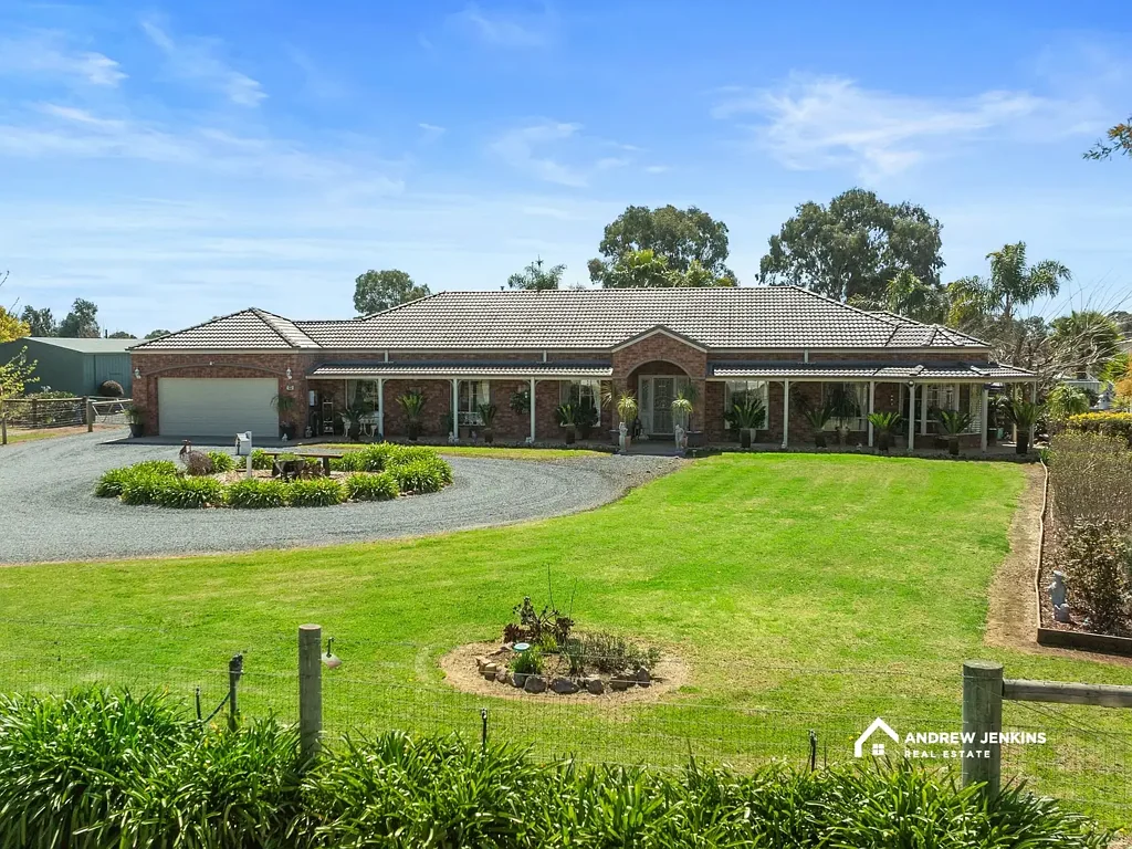 Cobram 4 Bedroom Rural Lifestyle with In-Town Convenience – 1.6 Acre Family Haven