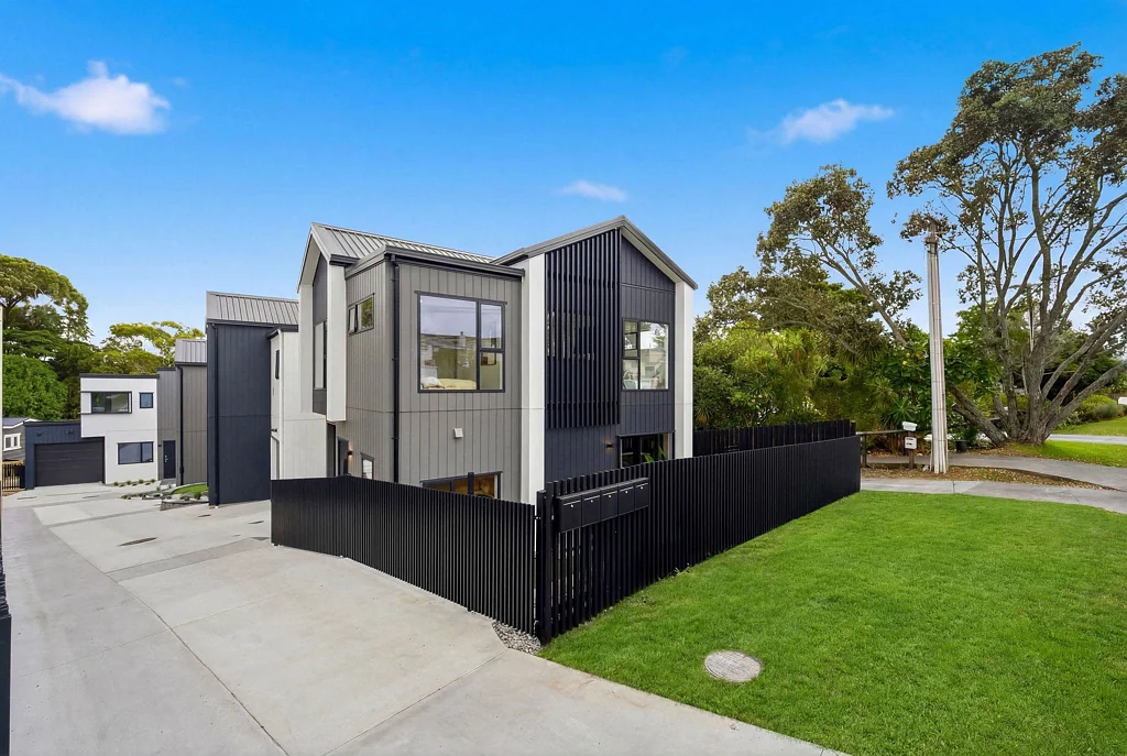 Te Atatu Peninsula 3 Slaapkamer Brand New 3BR + Study – 2 Level Standalone, Te Atu