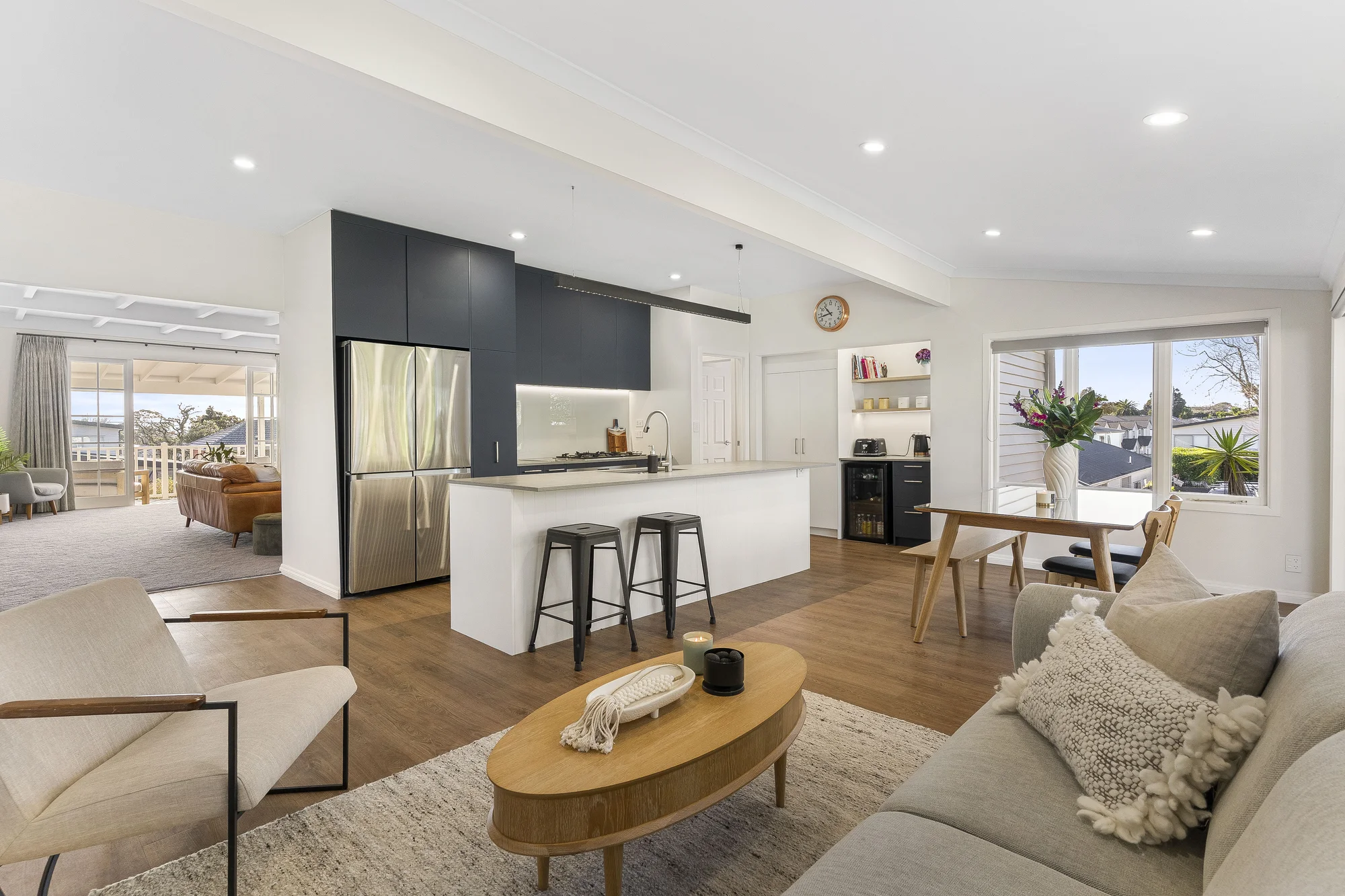Te Atatu Peninsula 4房  Size - Character - Lifestyle - Now Priced!
