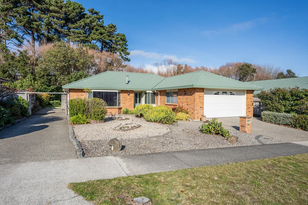 Waikanae Beach 3房  IMMACULATE, PRACTICAL & EASY CARE