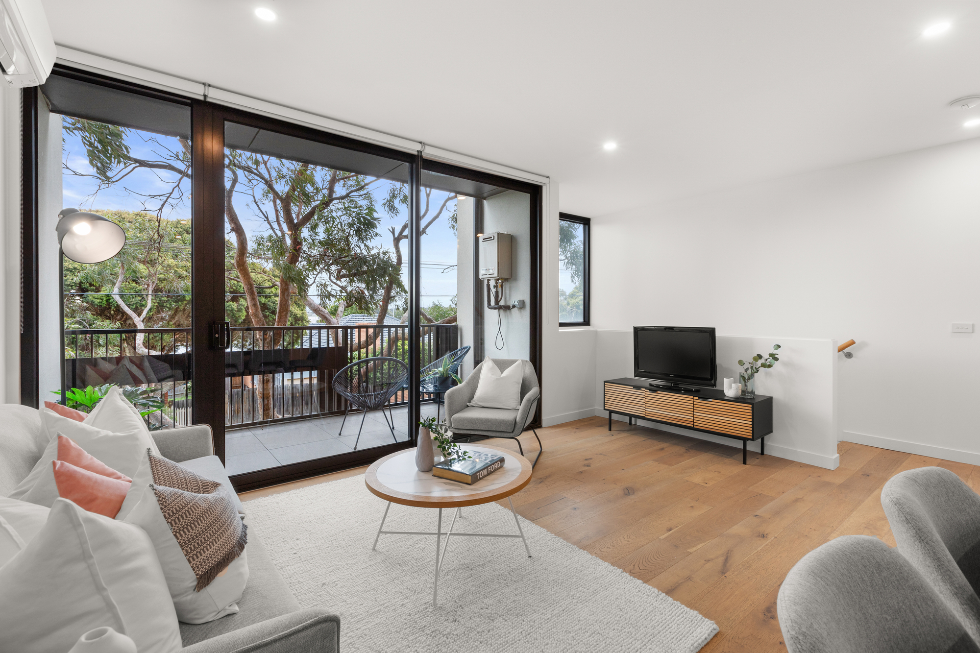 UNIT 4 338 BURWOOD HWY, BURWOOD VIC 3125, 0 Kuwarto, 0 Banyo, Townhouse