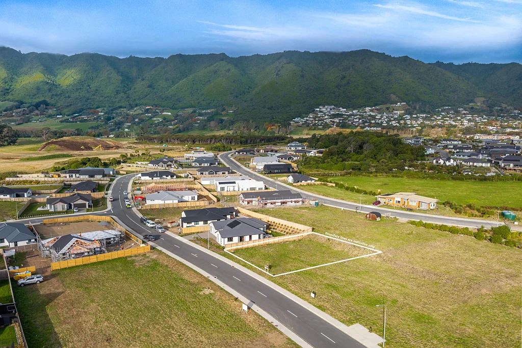 Waikanae Beach Flat, Sunny & Ready for Your Vision