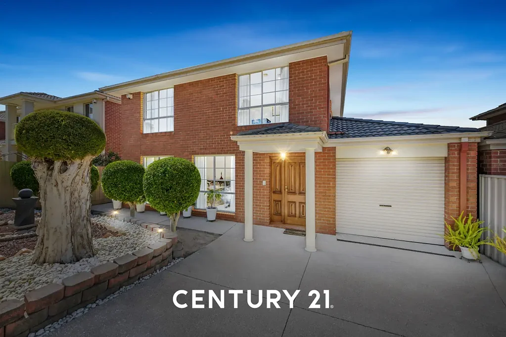 Oakleigh South 5chambre Refined Living, Modern Comfort with Low-Maintenance Ease!