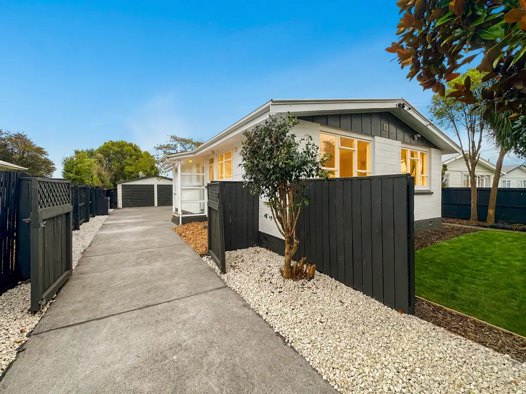 Redwood 3 Bedroom Big Land, Renovated, Endless Opportunity!