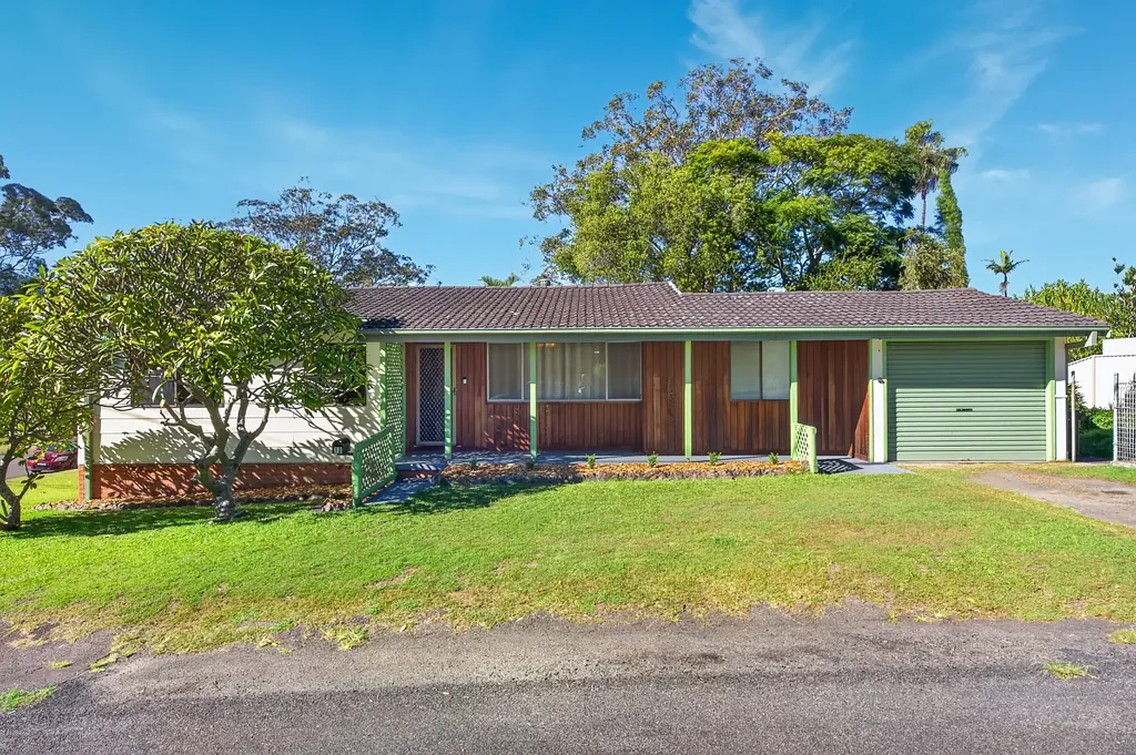 Berkeley Vale 4 Bedroom Corner block, Spacious Living with Endless Potential