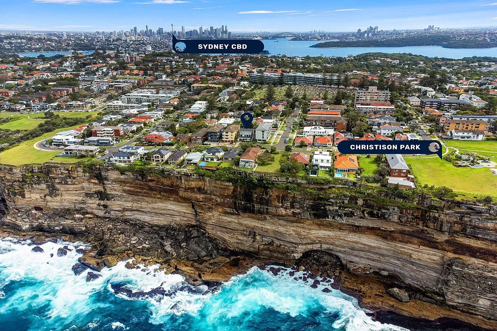 Vaucluse 5房 海滨高地位置、575.4平方米地块、可建公寓楼或别墅、海洋美景、五间宽敞卧室、设施完善浴室、美食厨房、大型后院、理想地段、生活方式潜力。 Ocean View Family Haven with Rare Development Potential (STCA)