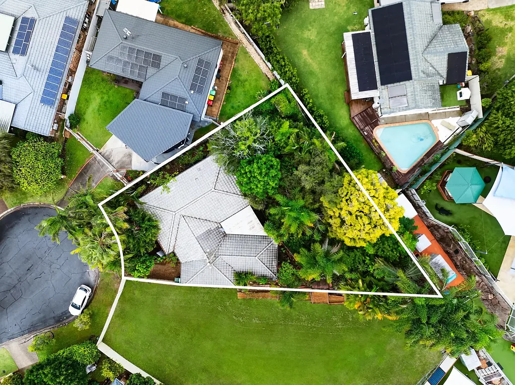 Carrara 3房  Build Your Future on This Elevated 715 m² Carrara Block