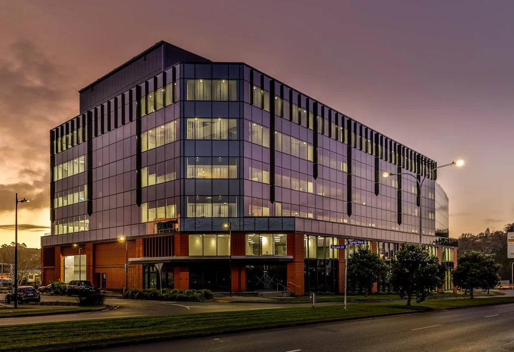 Albany NORTH SHORE'S NEWEST OFFICE BUILDING