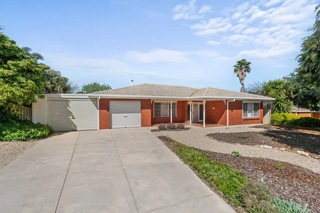 37 Dutchman Drive, Hallett Cove, SA 5158