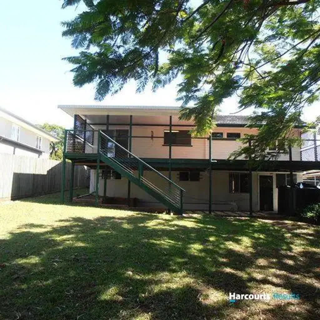 A traditional high-set home is ready for you to enjoy!