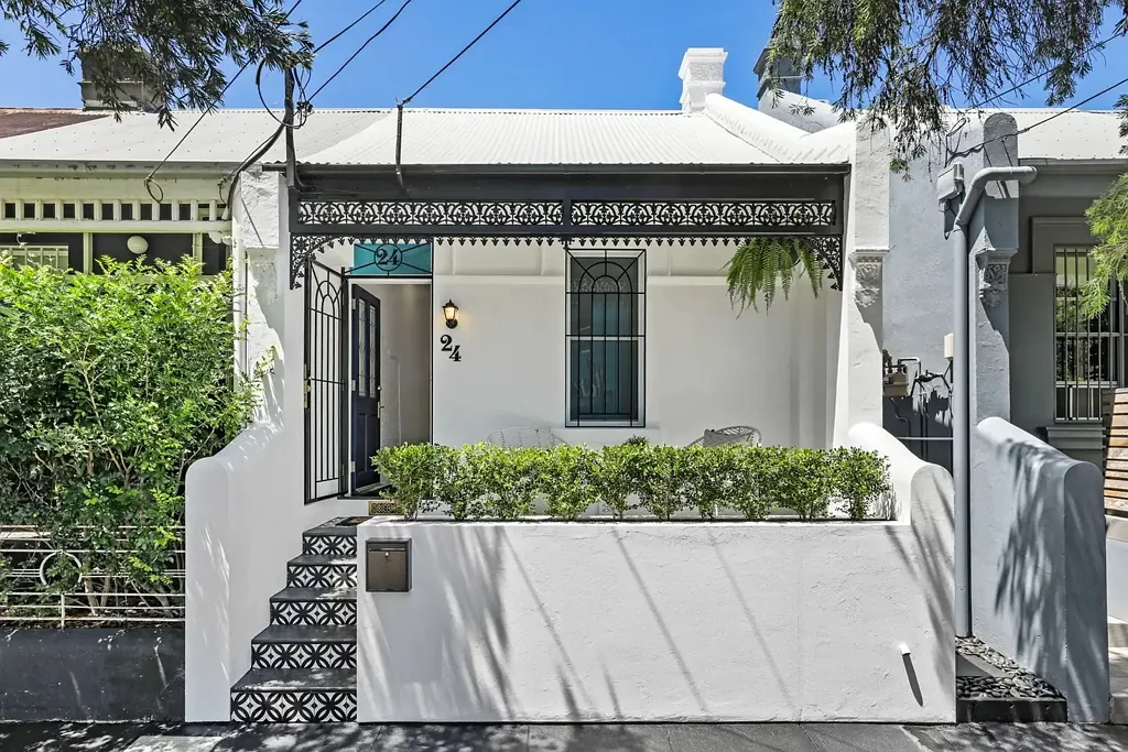 Charming 2 bed semi in ultra convenient location
