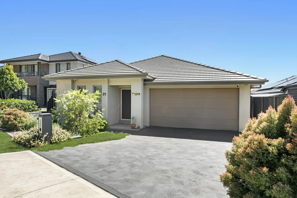 Woongarrah 4 Bedroom Modern Family Living with Premium Inclusions in a Quality Estate