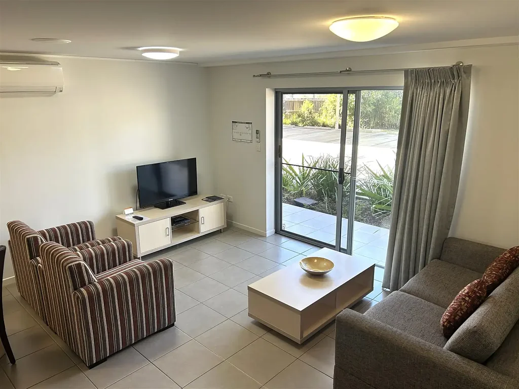 Lovely Apartment in Well Maintained Complex