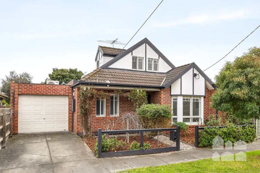 Yarraville 2Zimmer Move-in-ready comfort in a coveted pocket of Yarraville