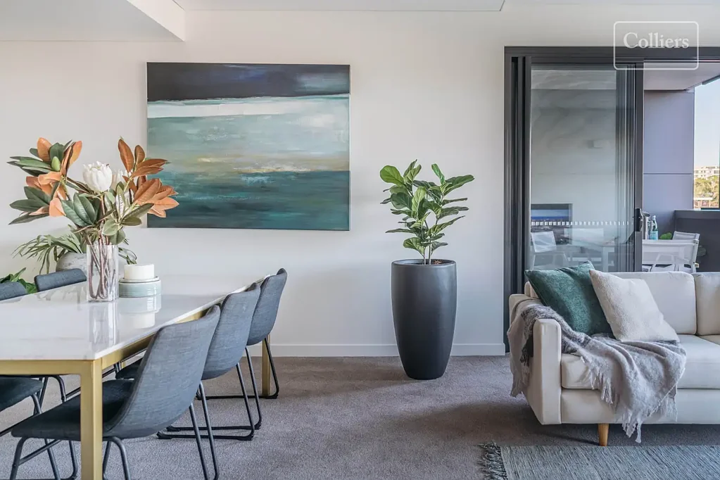 Wollongong 2غرفة نوم Coastal Convenience | Available Now