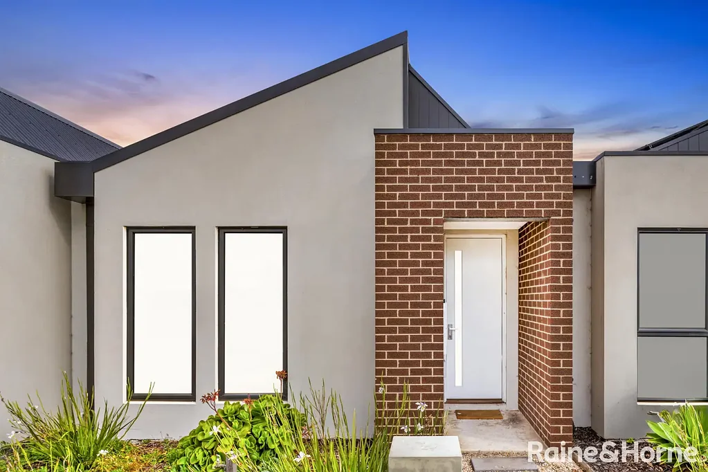 10 Kingdom Boulevard, Weir Views, VIC 3338