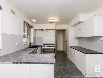 3 Short Street, Kangaroo Flat, VIC 3555, 3 ห้องนอน, 1 ห้องน้ำ, House