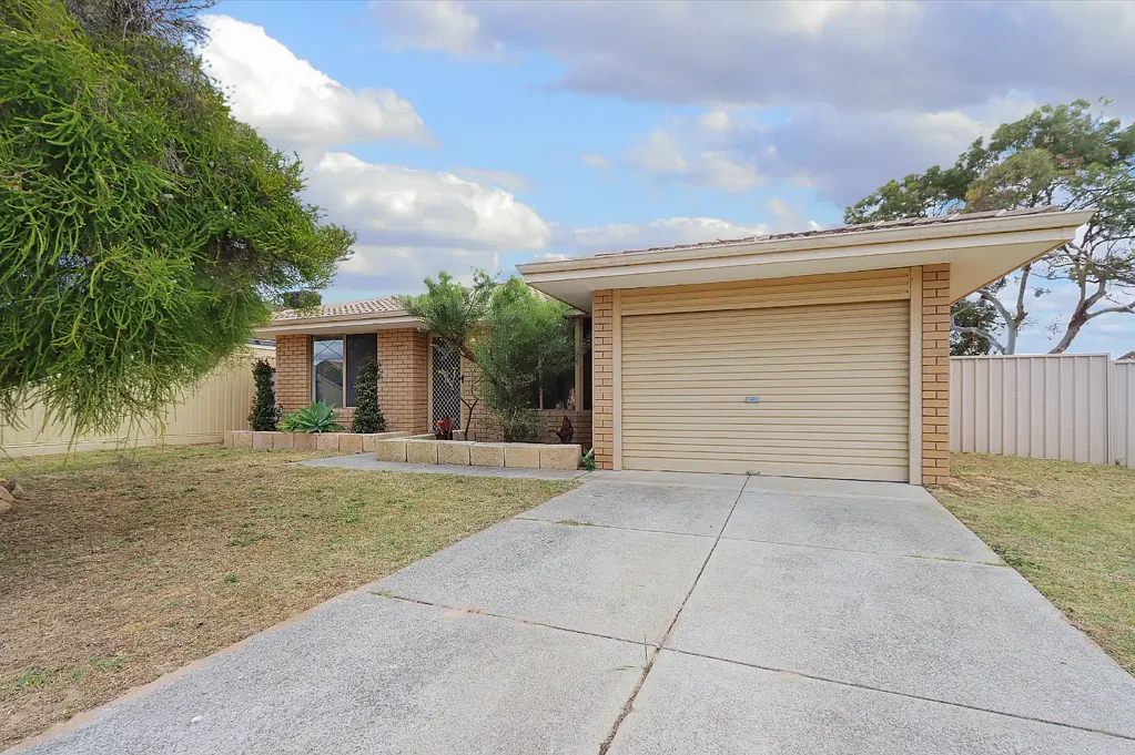 77 Cuthbertson Drive, Cooloongup, WA 6168