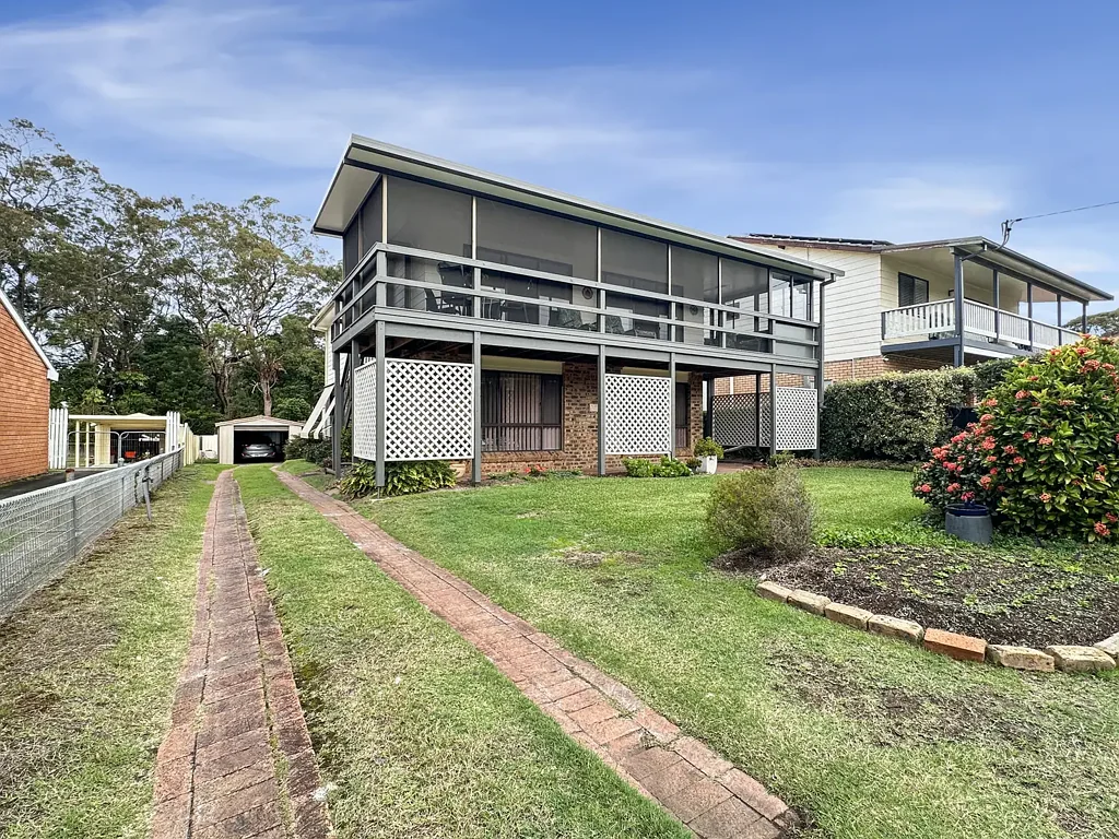 73 King Albert Avenue, Tanilba Bay, NSW 2319