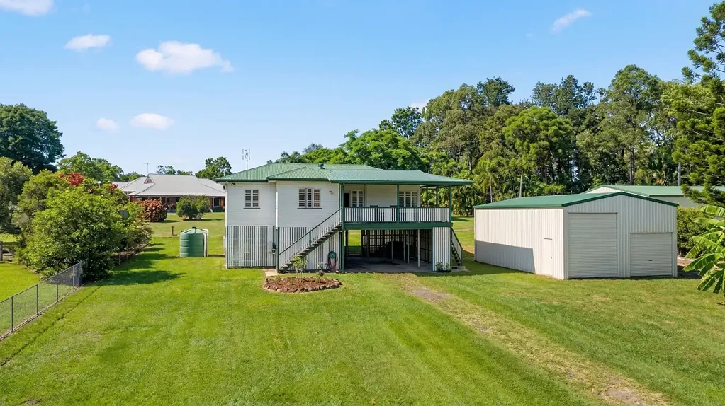 3 Perry Lane, Southside, QLD 4570