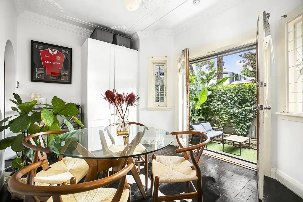 Sunny Boutique Art Deco Garden Apartment