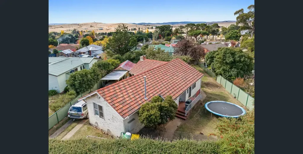 Cooma 3침실 Position And Potential
