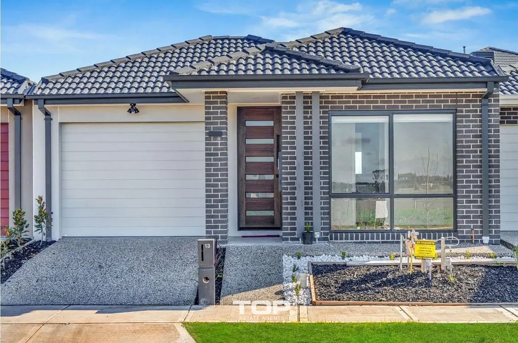 Clyde North 4房  Stylish & Modern Home – An Ideal First Home