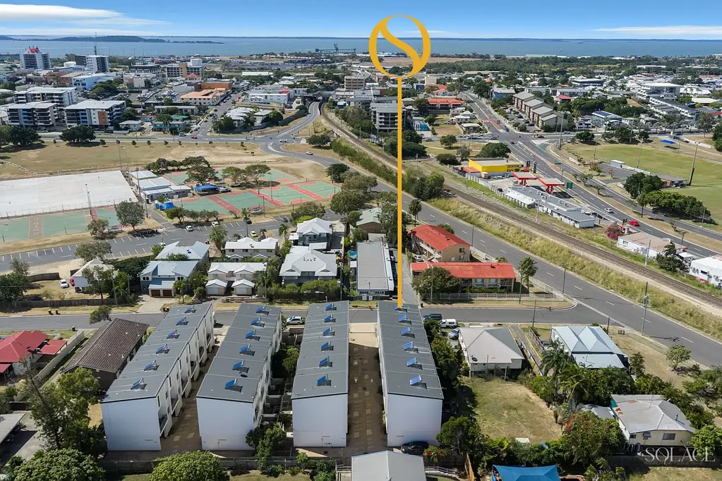 West Gladstone 3 Slaapkamer Modern Townhouse Minutes to CBD & Harbour!