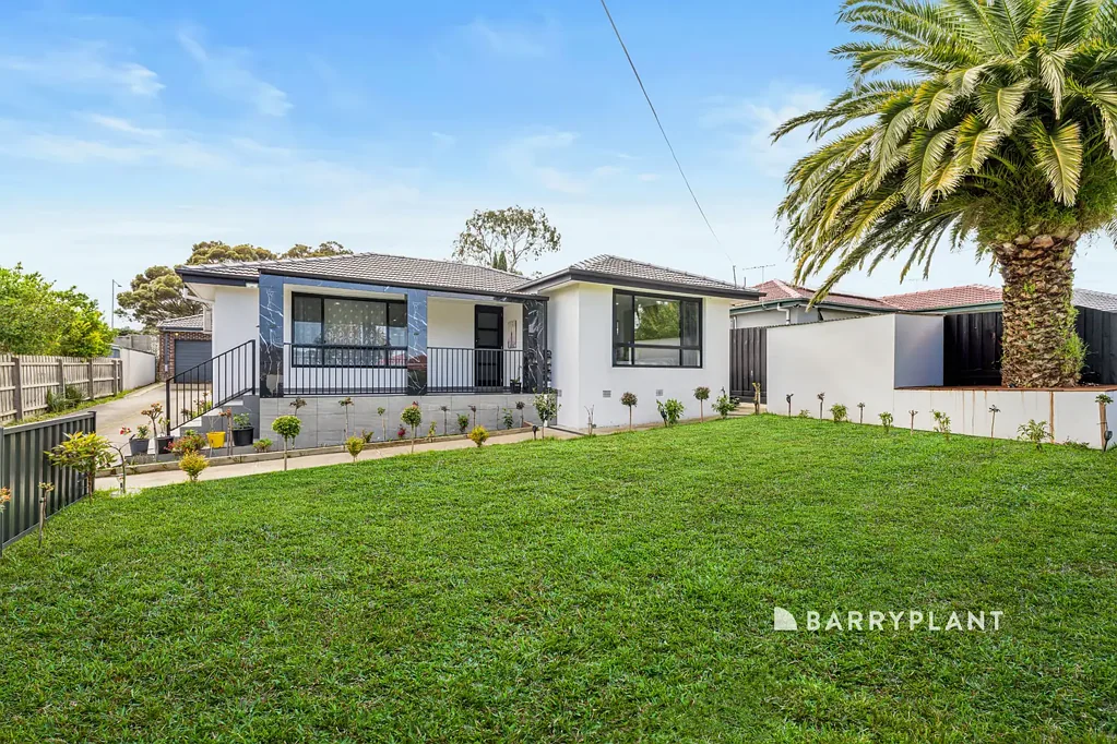 Doveton 3બેડરૂમ Proudly Presenting a Spacious Family Home in a Prime Doveton Location!