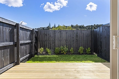 Modern 2-Bedroom Townhouse in Birkdale