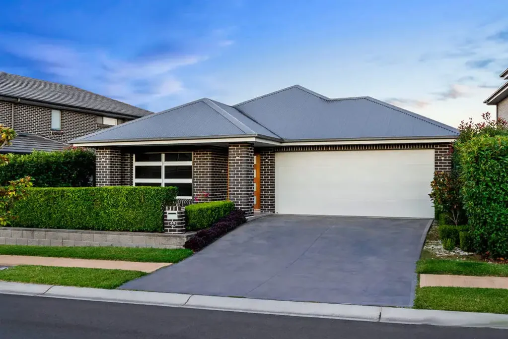 Spacious Family Home in a Prime Oran Park Location!