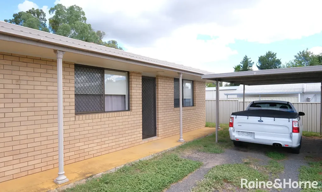 2/37 Oswald Street, Inverell, NSW 2360