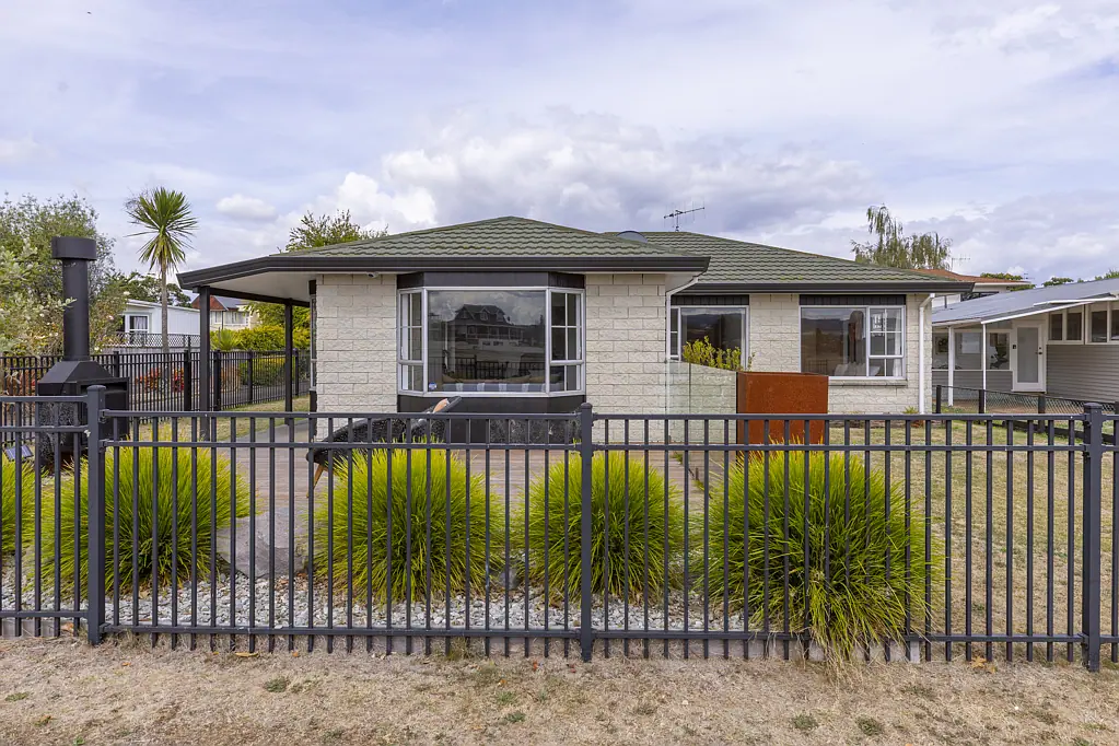 Taupo 2房  Easy Living In A Prime Location
