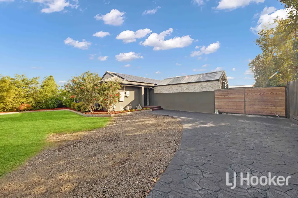 Melton West 4Kwarto The Workshop You Want, the Renovated Home You Need!