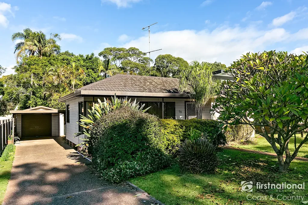 Shoalhaven Heads 3ห้องนอน Coastal Opportunity in the Heart of Shoalhaven Heads