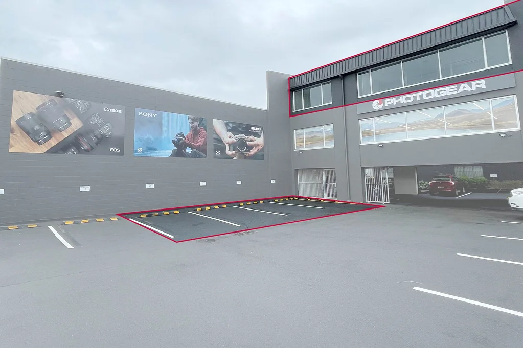 Mount Eden REFURBISHED OFFICE WITH PHOTO STUDIO